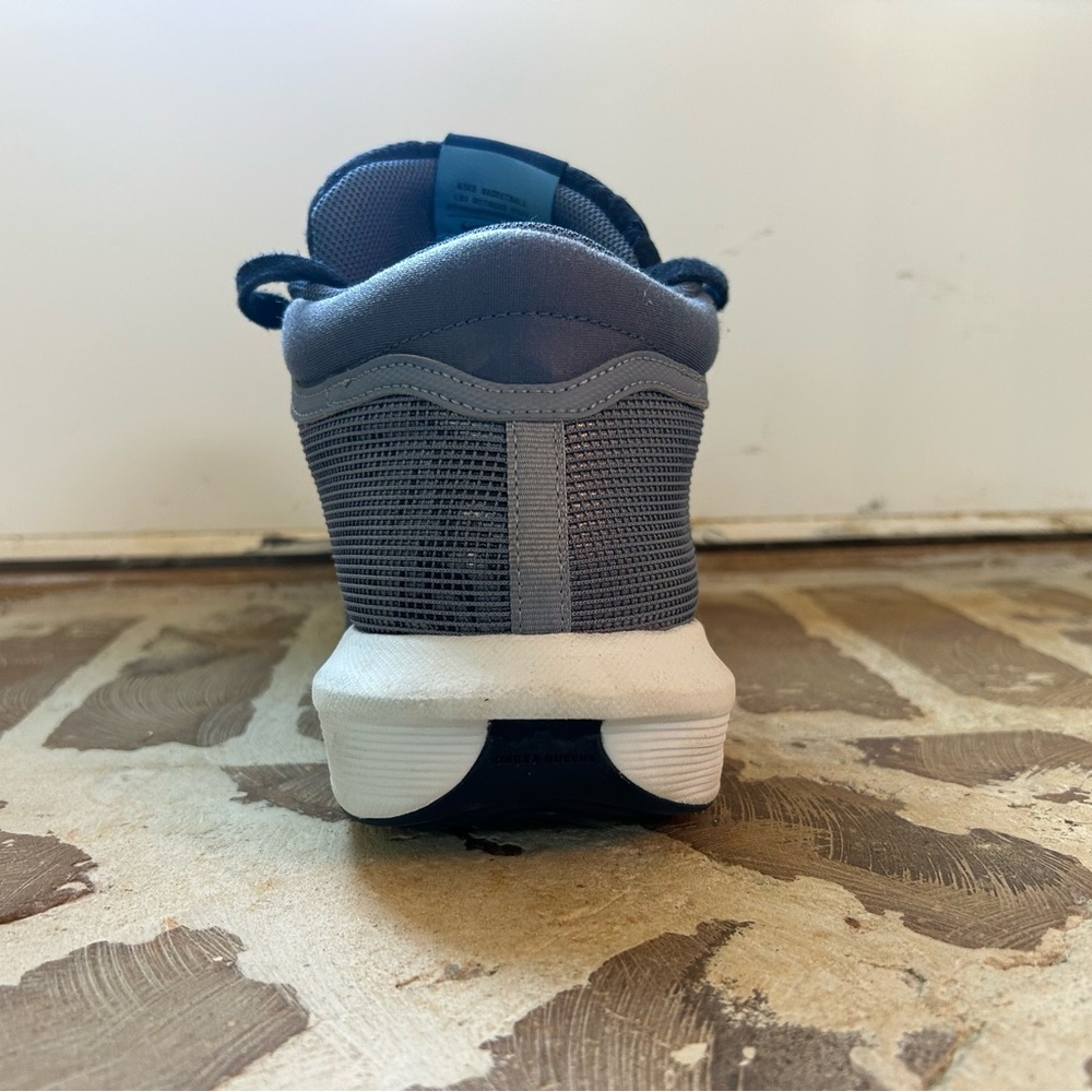 Nike LeBron Witness 8 size 11 - Picture 5 of 9